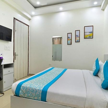 Hotel The Vertigo By Boom Rooms Noida Exteriör bild