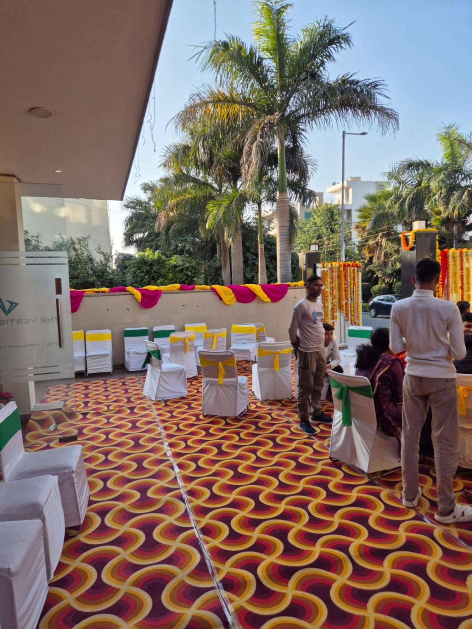 Hotel The Vertigo By Boom Rooms Noida Exteriör bild