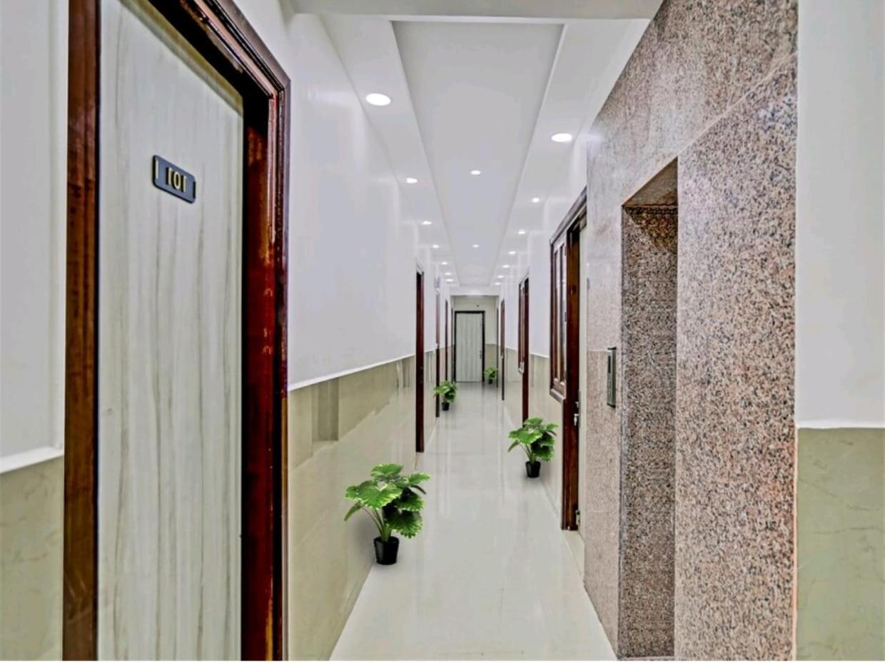 Hotel The Vertigo By Boom Rooms Noida Exteriör bild