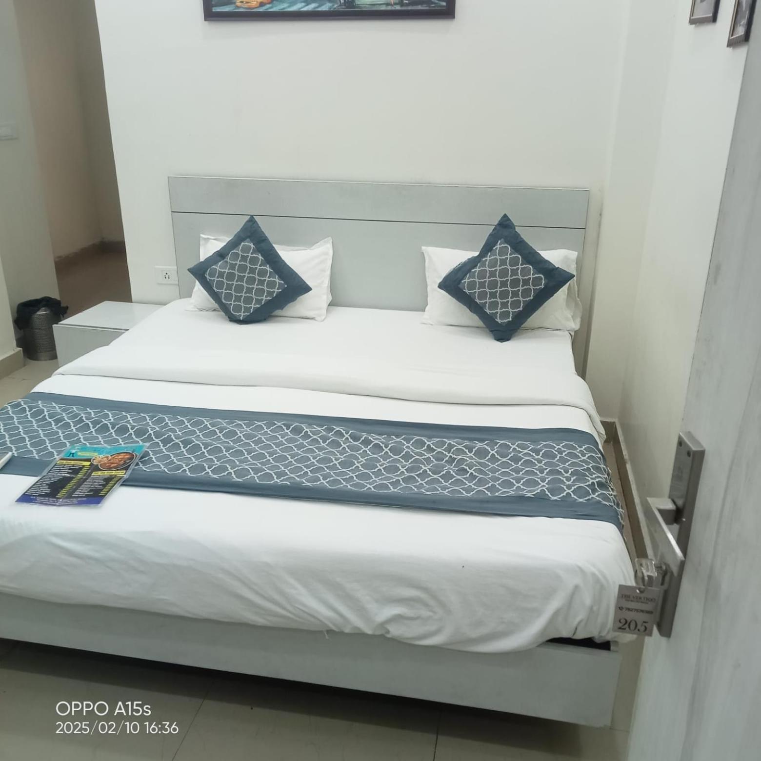 Hotel The Vertigo By Boom Rooms Noida Exteriör bild