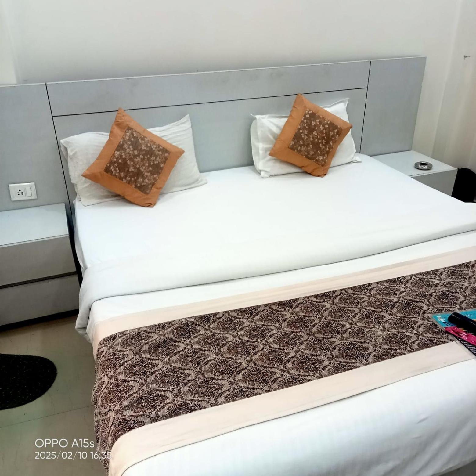 Hotel The Vertigo By Boom Rooms Noida Exteriör bild