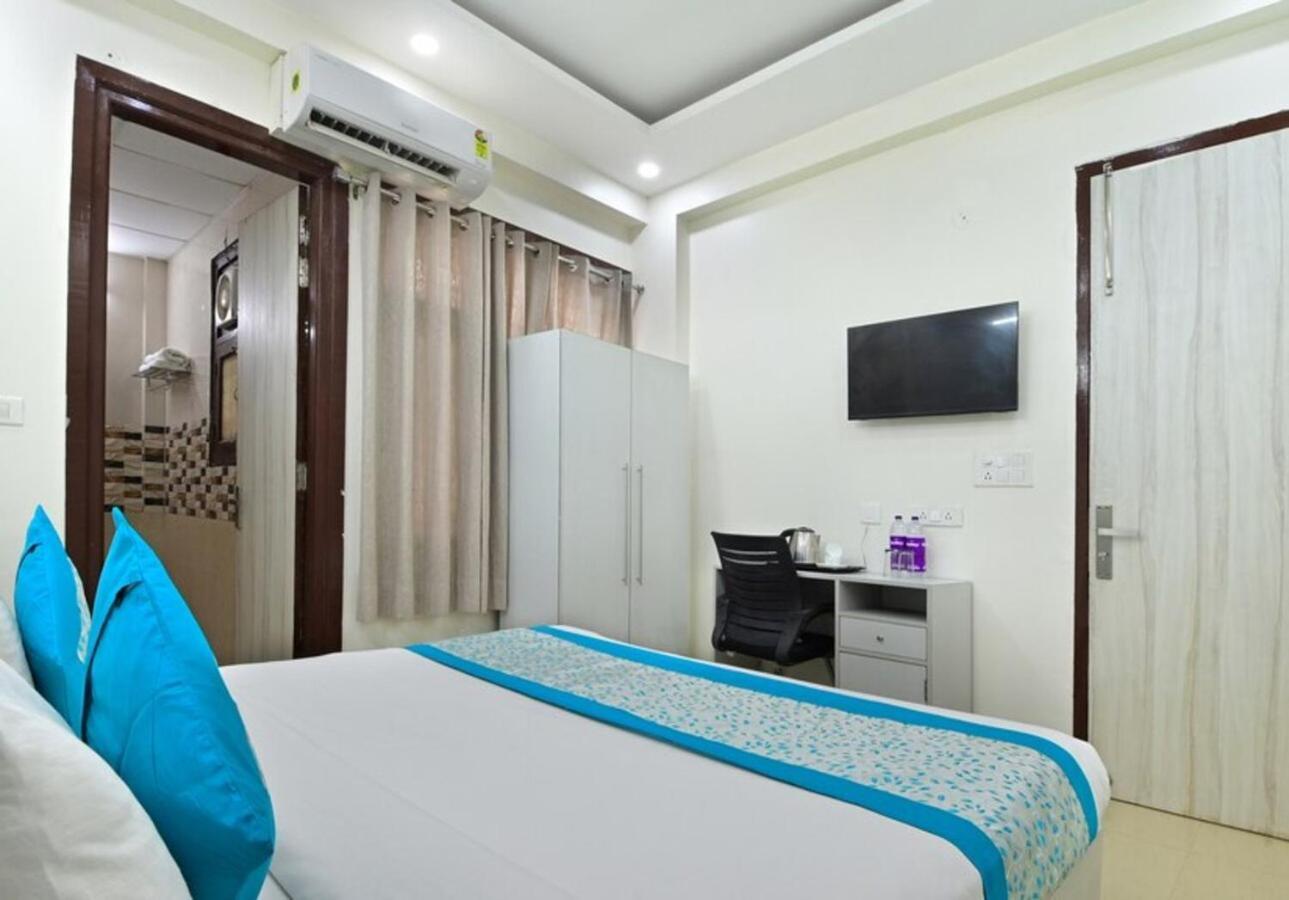Hotel The Vertigo By Boom Rooms Noida Exteriör bild