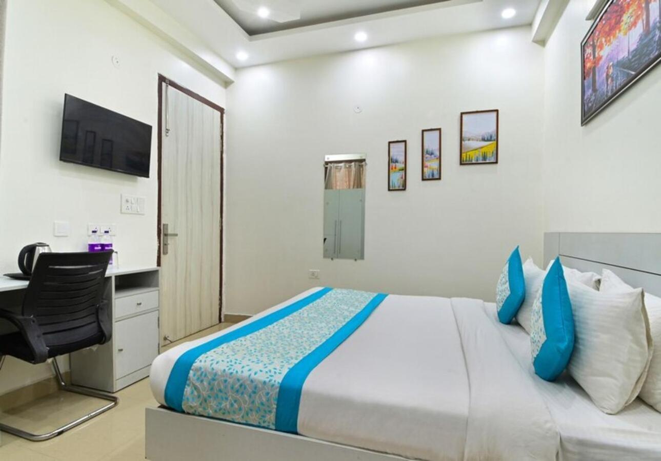 Hotel The Vertigo By Boom Rooms Noida Exteriör bild