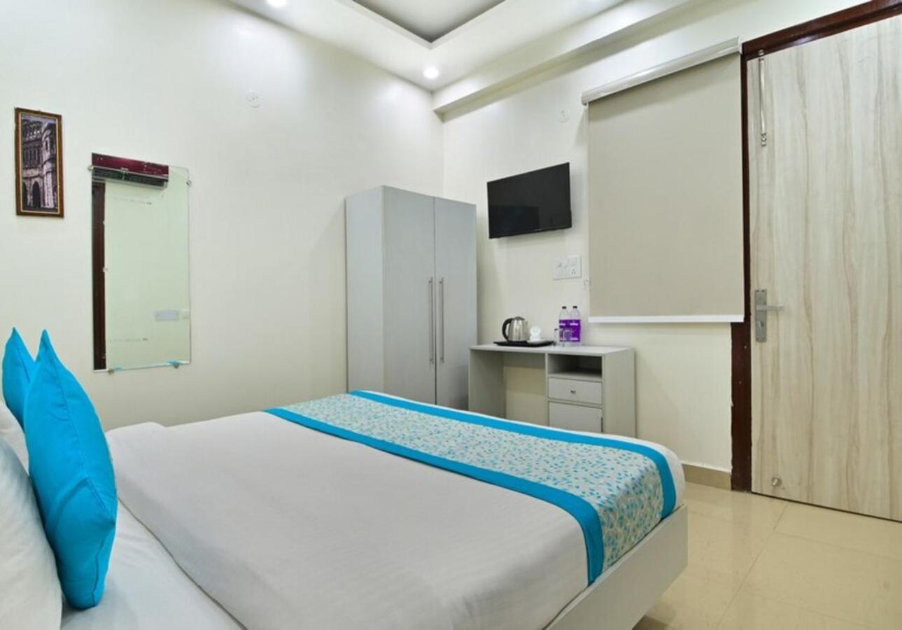 Hotel The Vertigo By Boom Rooms Noida Exteriör bild