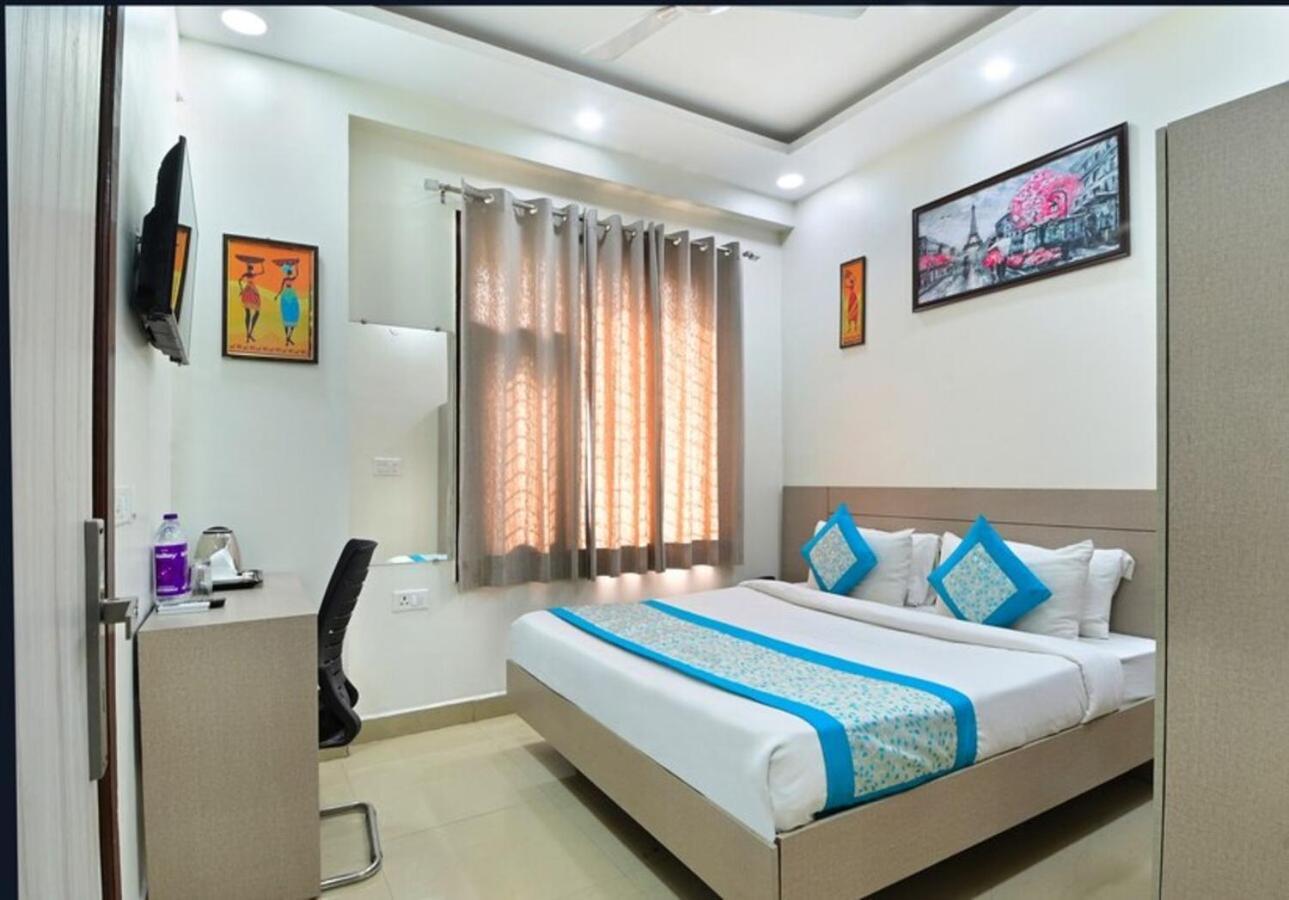 Hotel The Vertigo By Boom Rooms Noida Exteriör bild