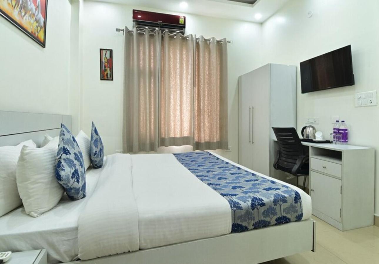 Hotel The Vertigo By Boom Rooms Noida Exteriör bild