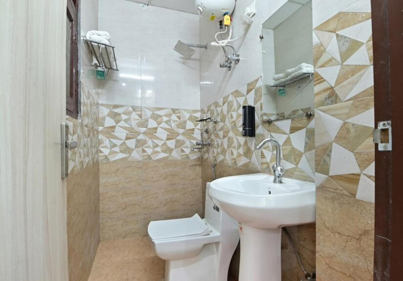 Hotel The Vertigo By Boom Rooms Noida Exteriör bild